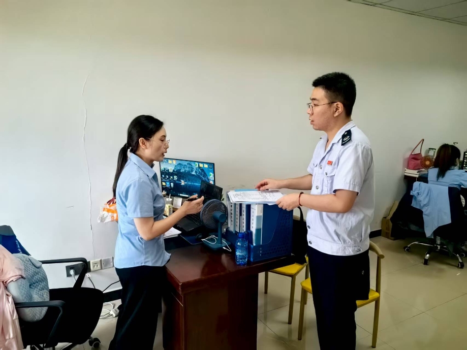 2f1be79cfe784ca78a6490079d44a4a.jpg