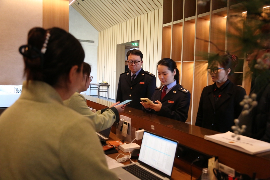 C89A1906.jpg C89A1906.jpg