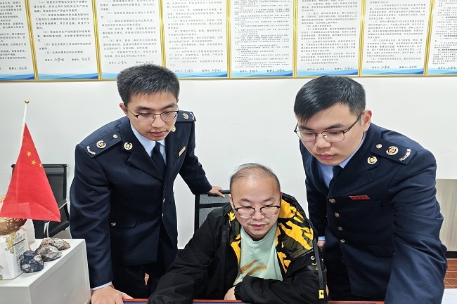 �������ձ�����������A��· ������ҵ��ɫת������